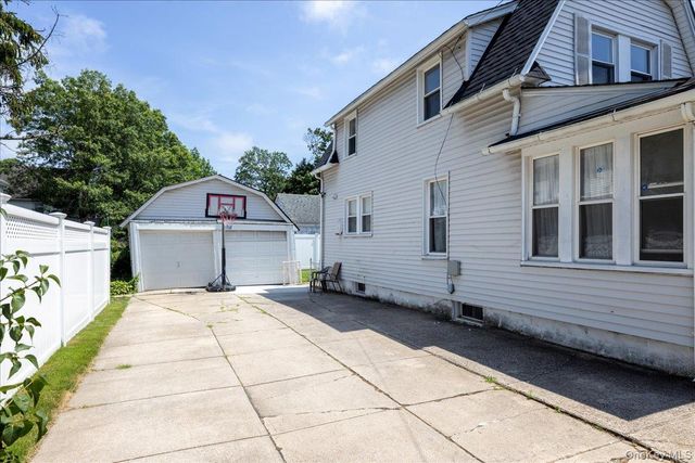 1019 Walsh Avenue, Woodmere, NY 11598