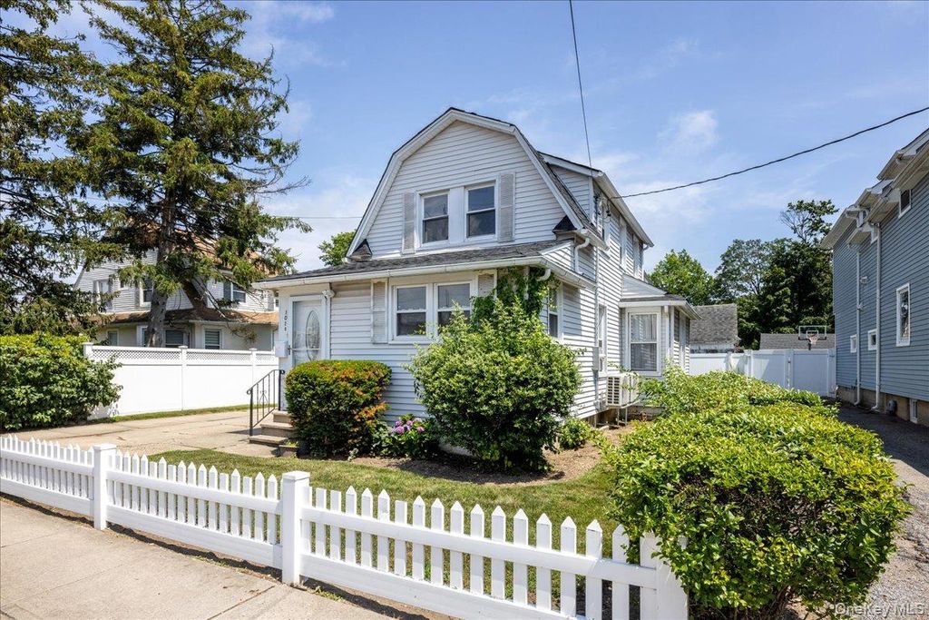 1019 Walsh Avenue, Woodmere, NY 11598