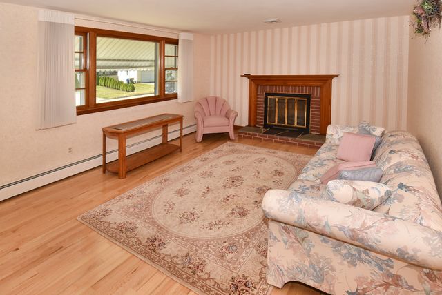 10 Trumbull Street, Newington, CT 06111