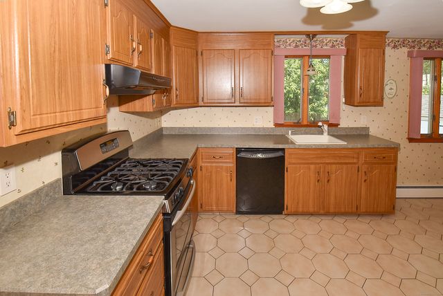 10 Trumbull Street, Newington, CT 06111