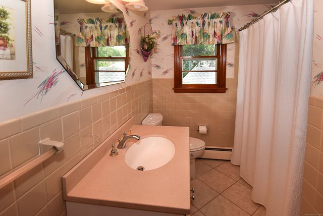 10 Trumbull Street, Newington, CT 06111