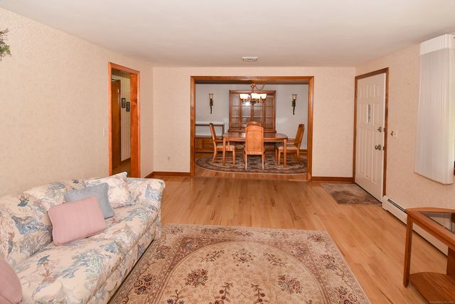10 Trumbull Street, Newington, CT 06111