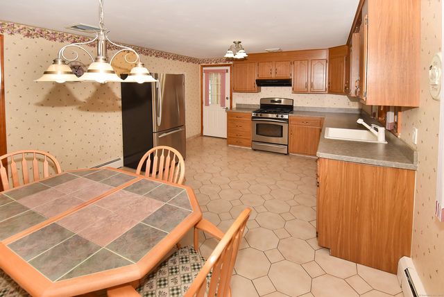10 Trumbull Street, Newington, CT 06111