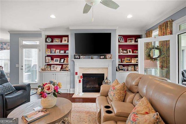 121 Clover Way, Woodstock, GA 30188