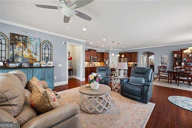 121 Clover Way, Woodstock, GA 30188