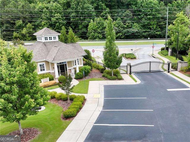 121 Clover Way, Woodstock, GA 30188