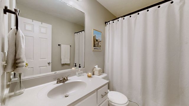 1007 Twin Oaks Dr, White Bluff, TN 37187