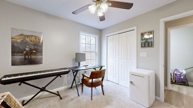 1007 Twin Oaks Dr, White Bluff, TN 37187