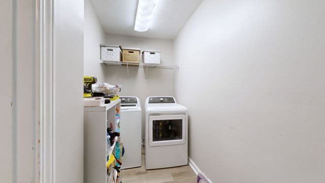 1007 Twin Oaks Dr, White Bluff, TN 37187