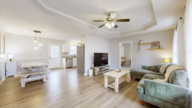 1007 Twin Oaks Dr, White Bluff, TN 37187