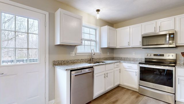 1007 Twin Oaks Dr, White Bluff, TN 37187