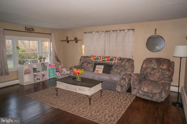 40 CUPOLA RD, Honey Brook, PA 19344