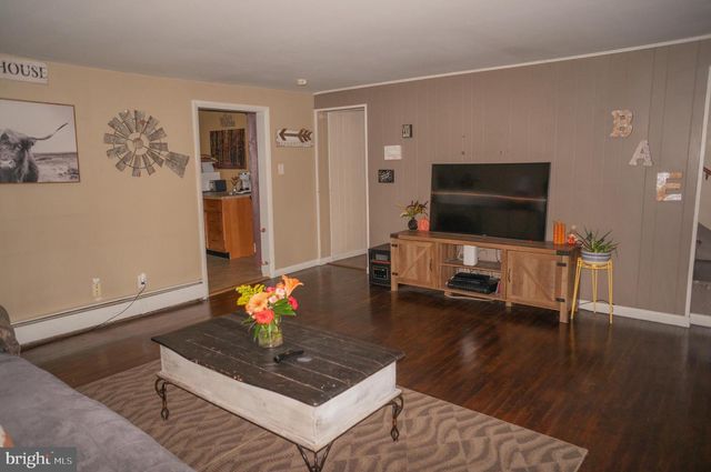 40 CUPOLA RD, Honey Brook, PA 19344