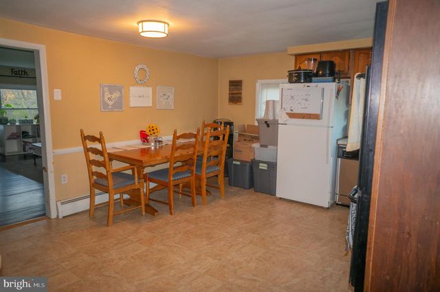 40 CUPOLA RD, Honey Brook, PA 19344