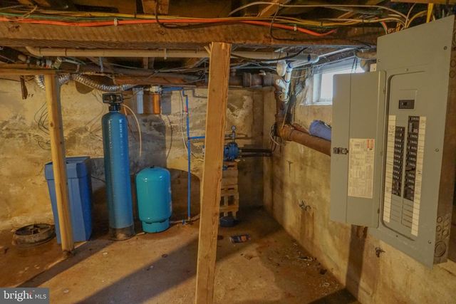 40 CUPOLA RD, Honey Brook, PA 19344