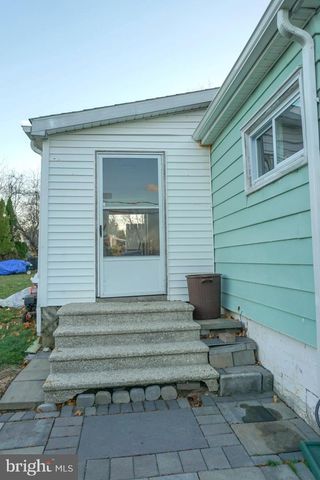 40 CUPOLA RD, Honey Brook, PA 19344