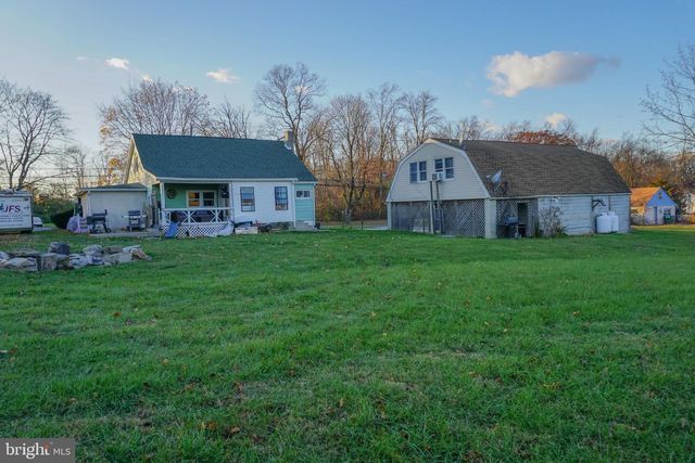 40 CUPOLA RD, Honey Brook, PA 19344