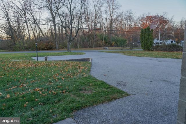 40 CUPOLA RD, Honey Brook, PA 19344