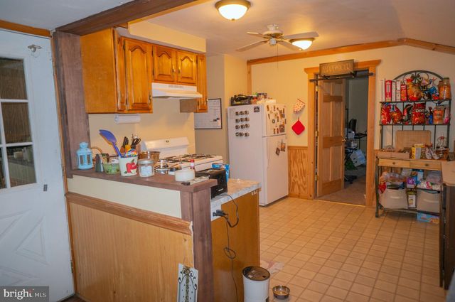 40 CUPOLA RD, Honey Brook, PA 19344