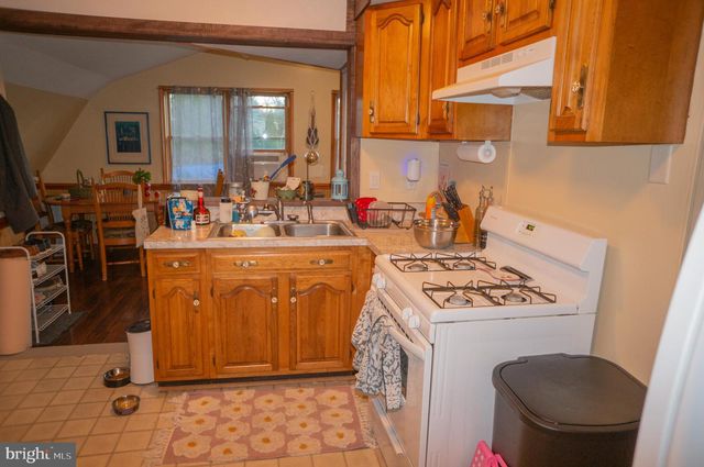 40 CUPOLA RD, Honey Brook, PA 19344