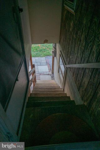 40 CUPOLA RD, Honey Brook, PA 19344