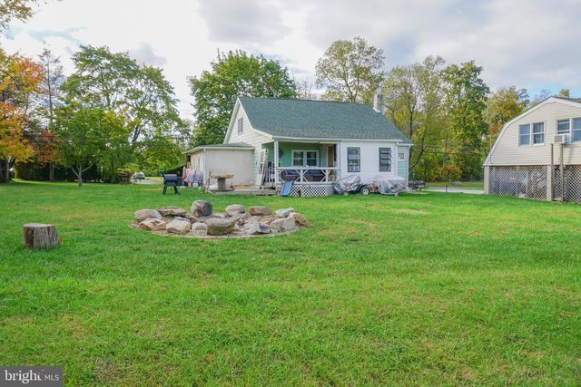 40 CUPOLA RD, Honey Brook, PA 19344