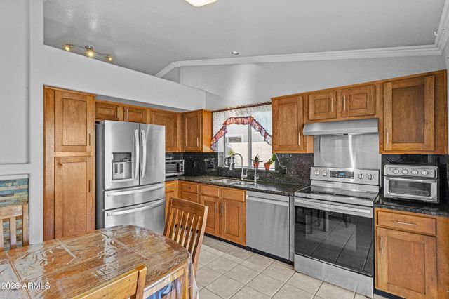 9156 W CHARLESTON Avenue, Peoria, AZ 85382