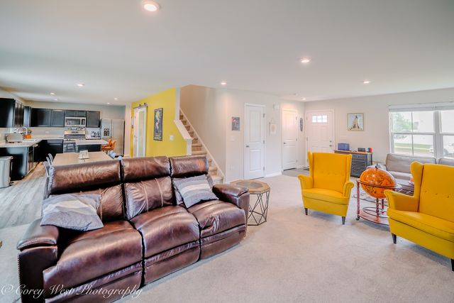 450 Cardinal Way, Hampshire, IL 60140