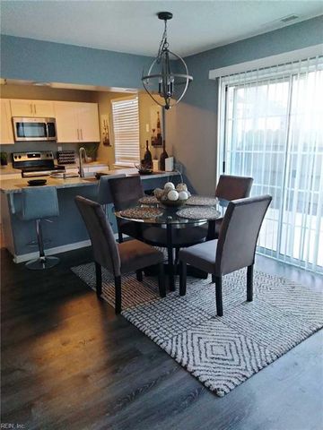 136 Seaside LN, Virginia Beach, VA 23462