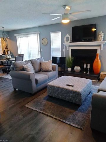 136 Seaside LN, Virginia Beach, VA 23462