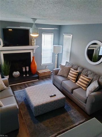 136 Seaside LN, Virginia Beach, VA 23462