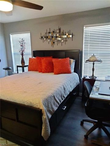 136 Seaside LN, Virginia Beach, VA 23462