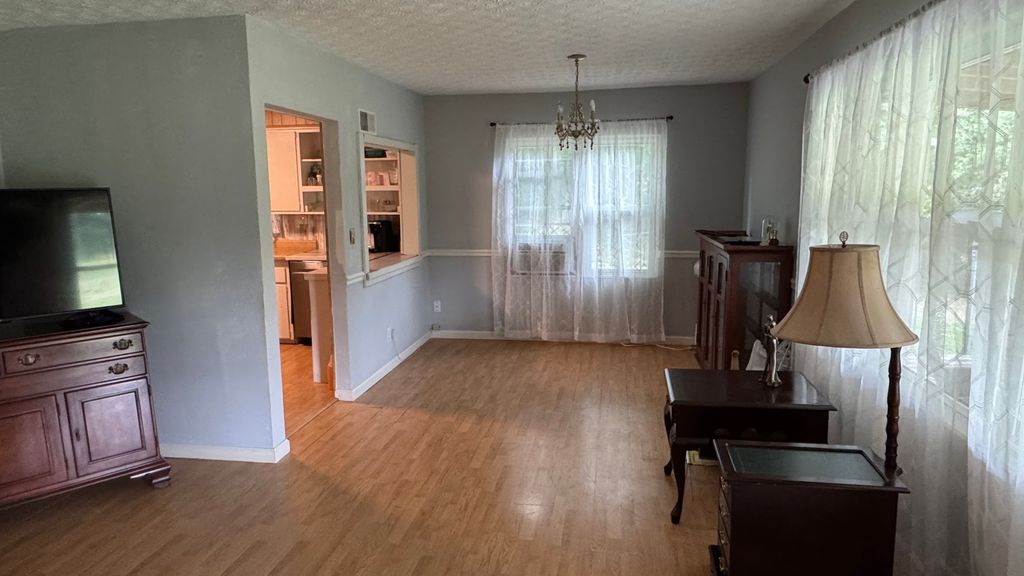 Image 7 of property listing at 14544 N Old Centralia Lane, Mt Vernon, IL 62864