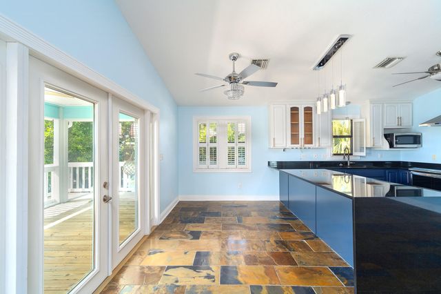 22748 Blackbeard Lane, Cudjoe Key, FL 33042