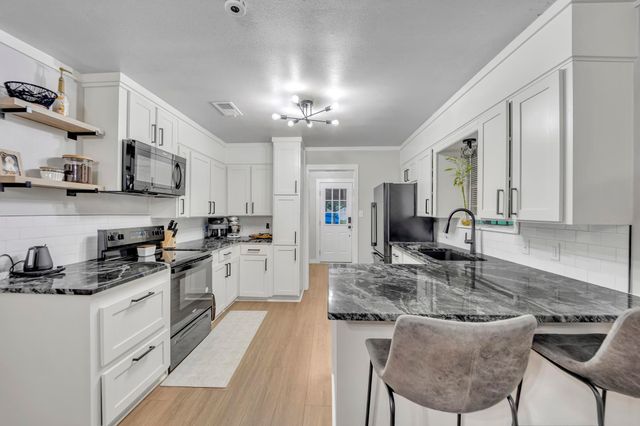 2411 N Page Rd, Longview, TX 75605