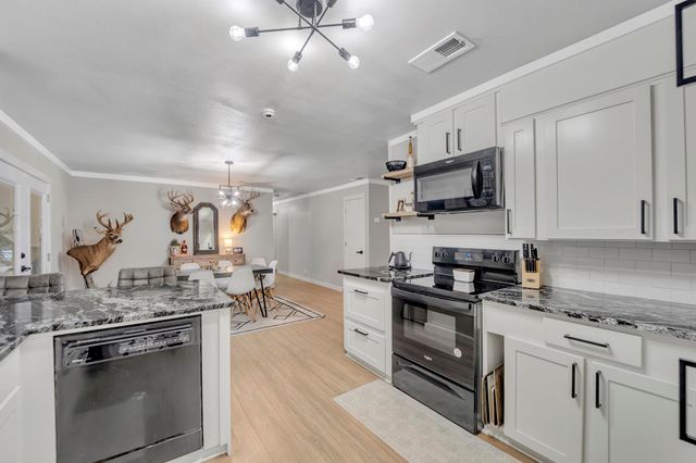 2411 N Page Rd, Longview, TX 75605