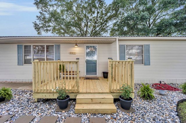 2411 N Page Rd, Longview, TX 75605