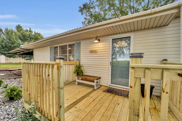 2411 N Page Rd, Longview, TX 75605