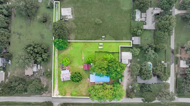 2411 N Page Rd, Longview, TX 75605