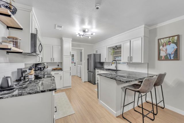 2411 N Page Rd, Longview, TX 75605