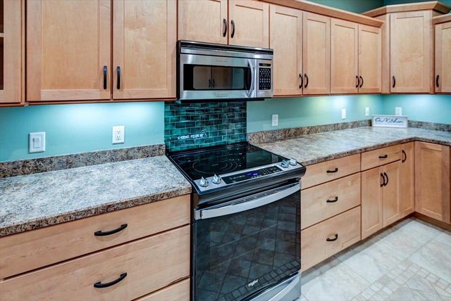 18 Glen Arbor Way, Fitchburg, WI 53711