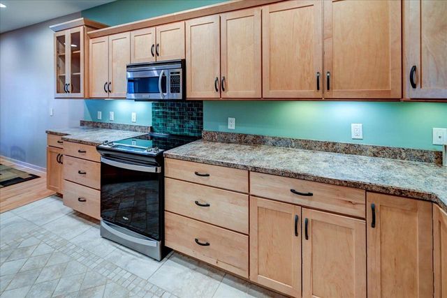 18 Glen Arbor Way, Fitchburg, WI 53711