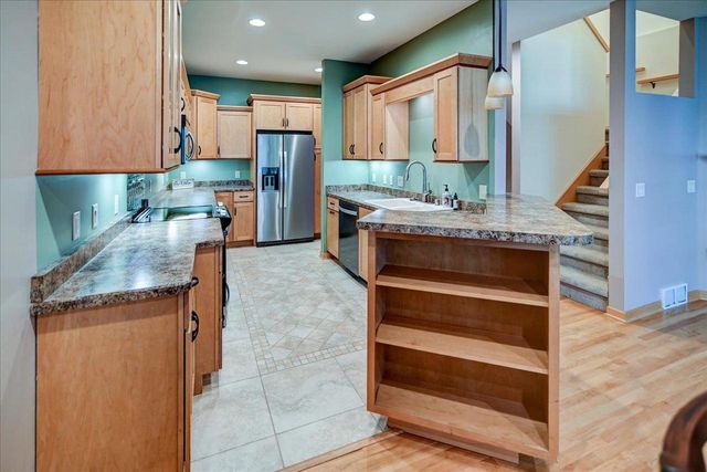 18 Glen Arbor Way, Fitchburg, WI 53711