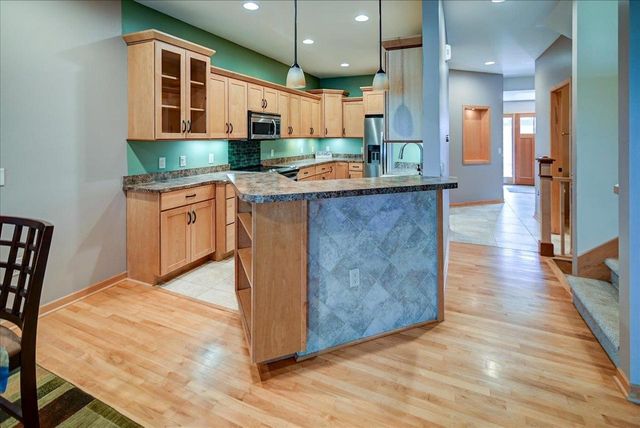 18 Glen Arbor Way, Fitchburg, WI 53711