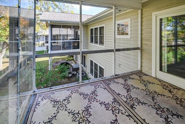 18 Glen Arbor Way, Fitchburg, WI 53711