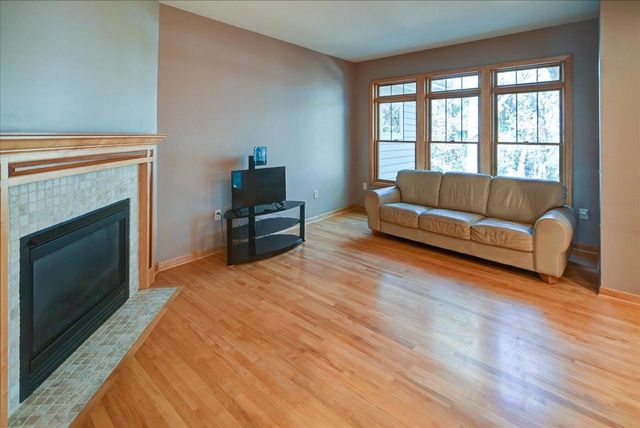 18 Glen Arbor Way, Fitchburg, WI 53711