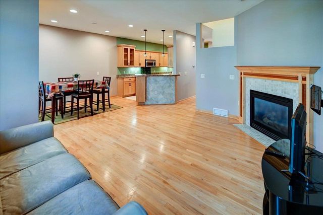 18 Glen Arbor Way, Fitchburg, WI 53711