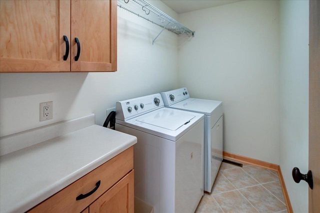 18 Glen Arbor Way, Fitchburg, WI 53711