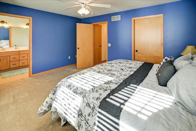 18 Glen Arbor Way, Fitchburg, WI 53711