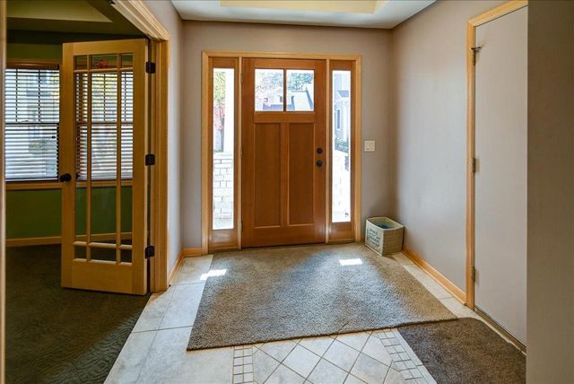 18 Glen Arbor Way, Fitchburg, WI 53711